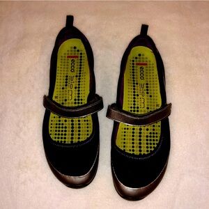 Ecco women’s flats